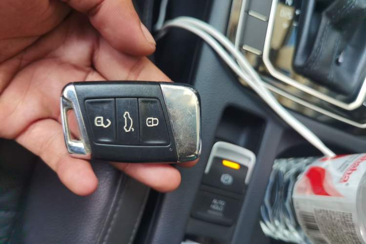 Used Volkswagen Magotan 2019 330TSI DSG Leading Model China VI Standard Vehicle Key