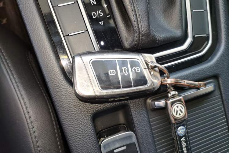Used Volkswagen Magotan 2019 330TSI DSG Luxury Version China VI Standard Vehicle Key