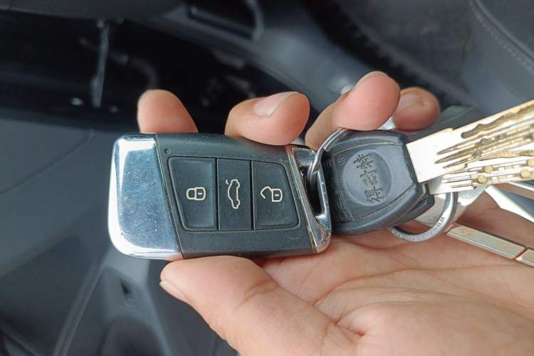 Used Volkswagen Magotan 2019 330TSI DSG Luxury Version China VI Standard Vehicle Key