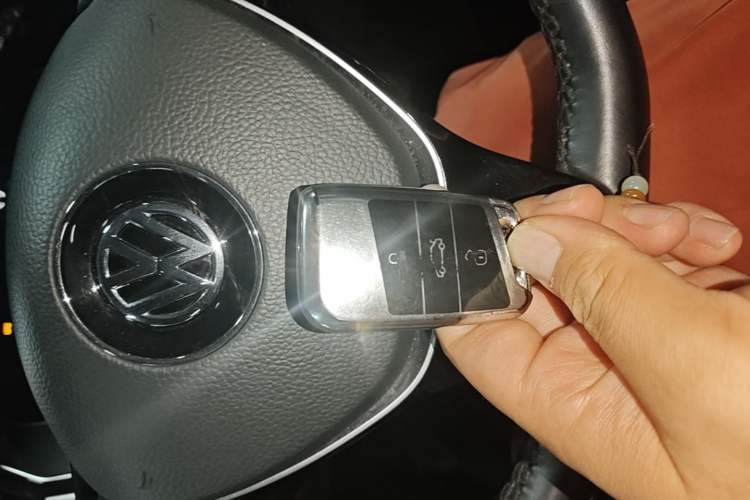 Used Volkswagen Magotan 2019 330TSI DSG Leading Edition China V Standard Vehicle Key