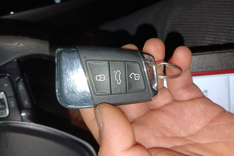 Used Volkswagen Magotan 2019 330TSI DSG Luxury Version China VI Standard Vehicle Key
