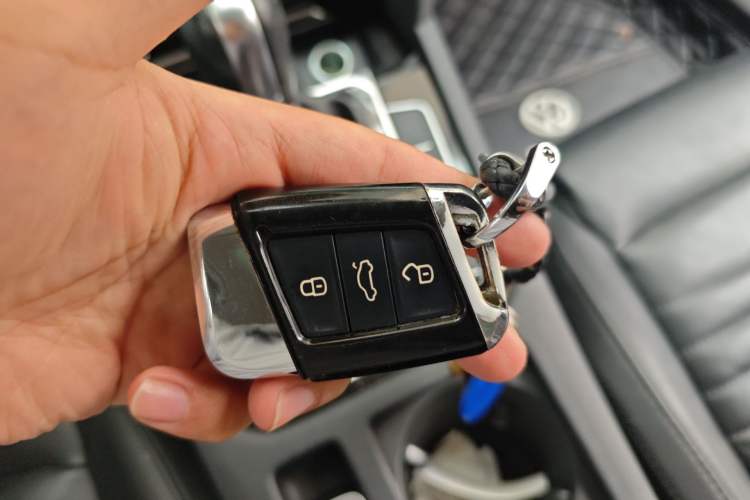 Used Volkswagen Magotan 2019 330TSI DSG Leading Model China VI Standard Vehicle Key