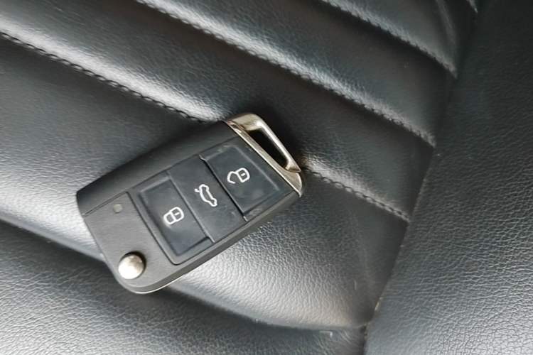 Used Volkswagen Magotan 2019 330TSI DSG Leading Model China VI Standard Vehicle Key