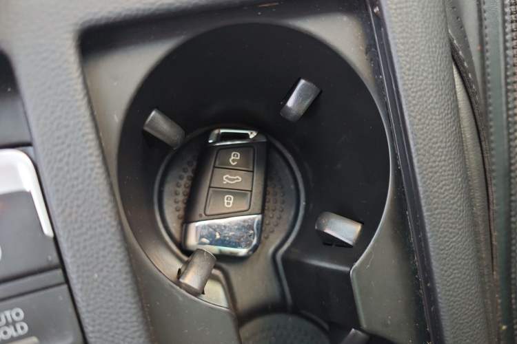 Used Volkswagen Magotan 2019 330TSI DSG Leading Model China VI Standard Vehicle Key