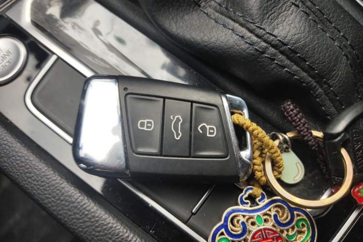 Used Volkswagen Magotan 2019 330TSI DSG Luxury Version China VI Standard Vehicle Key