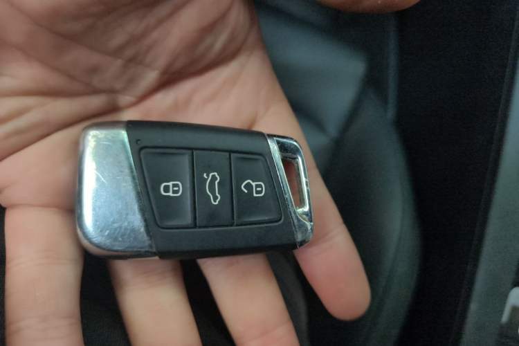 Used Volkswagen Magotan 2019 330TSI DSG Leading Model China VI Standard Vehicle Key