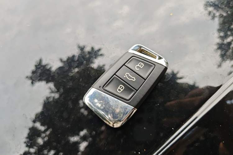 Used Volkswagen Magotan 2019 280TSI DSG Leading Model China VI Standard Vehicle Key