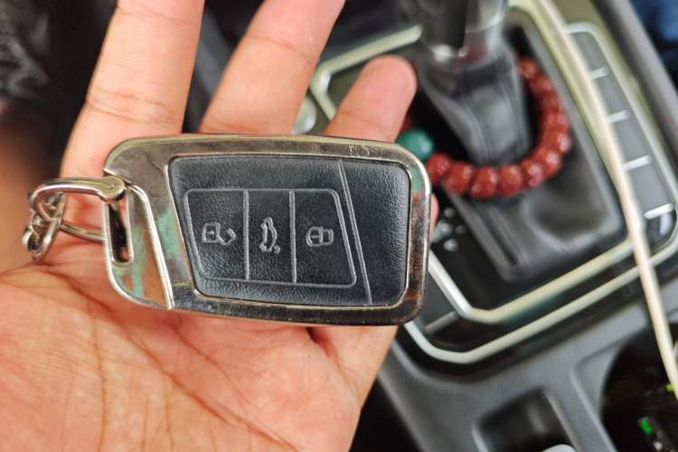 Used Volkswagen Magotan 2019 330TSI DSG Leading Model China VI Standard Vehicle Key
