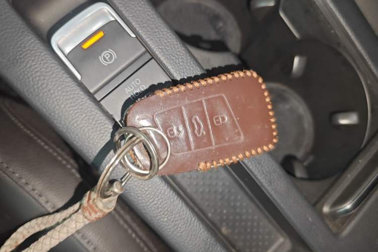 Used Volkswagen Magotan 2019 330TSI DSG Luxury Model China V Standard Vehicle Key