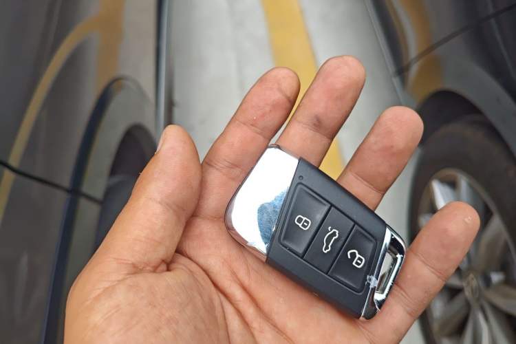 Used Volkswagen Magotan 2019 330TSI DSG Leading Model China VI Standard Vehicle Key