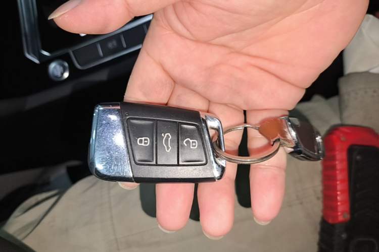 Used Volkswagen Magotan 2019 330TSI DSG Leading Model China VI Standard Vehicle Key