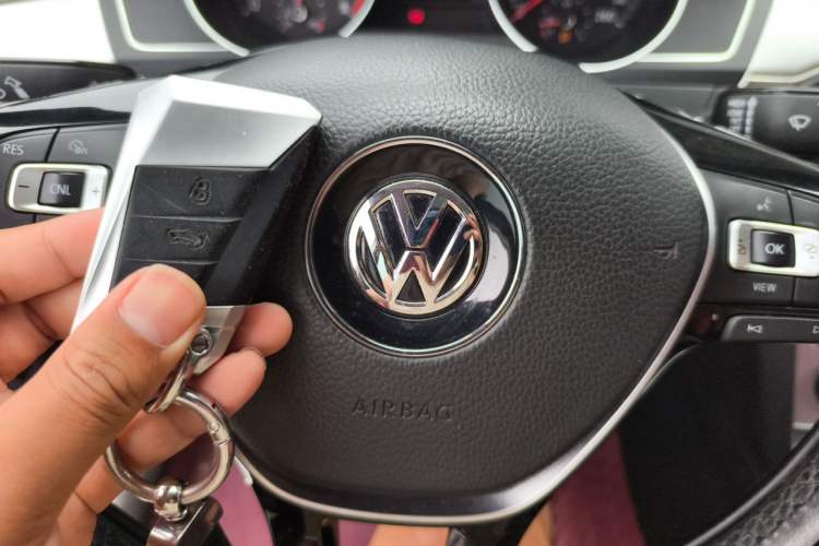 Used Volkswagen Magotan 2019 280TSI DSG Comfort Model China V Standard Vehicle Key