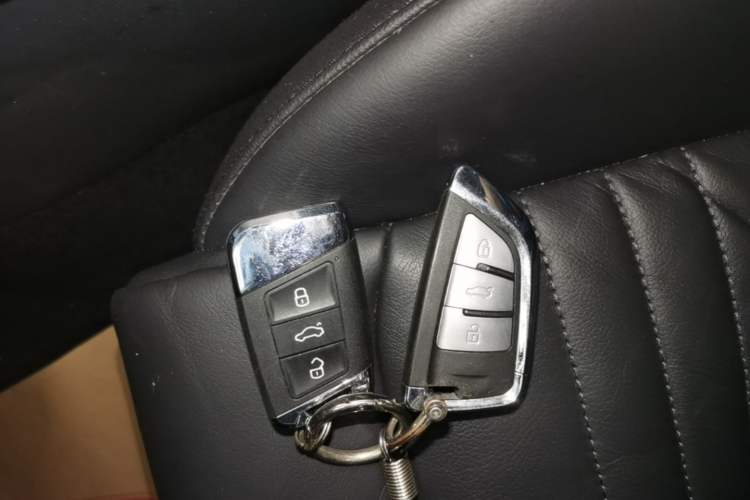 Used Volkswagen Magotan 2019 280TSI DSG Leading Model China V Standard Vehicle Key
