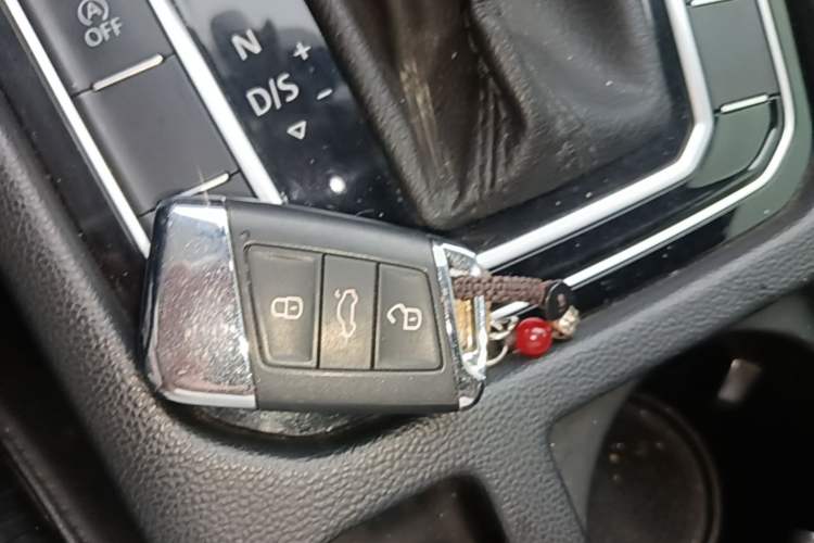 Used Volkswagen Magotan 2019 330TSI DSG Luxury Model China V Standard Vehicle Key