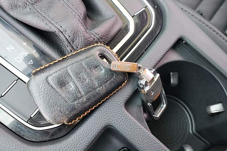 Used Volkswagen Magotan 2019 330TSI DSG Luxury Model China V Standard Vehicle Key