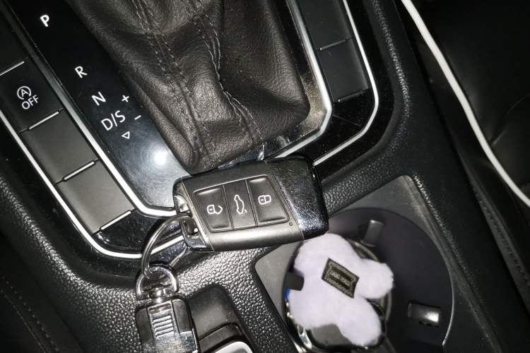 Used Volkswagen Magotan 2019 330TSI DSG Leading Model China VI Standard Vehicle Key