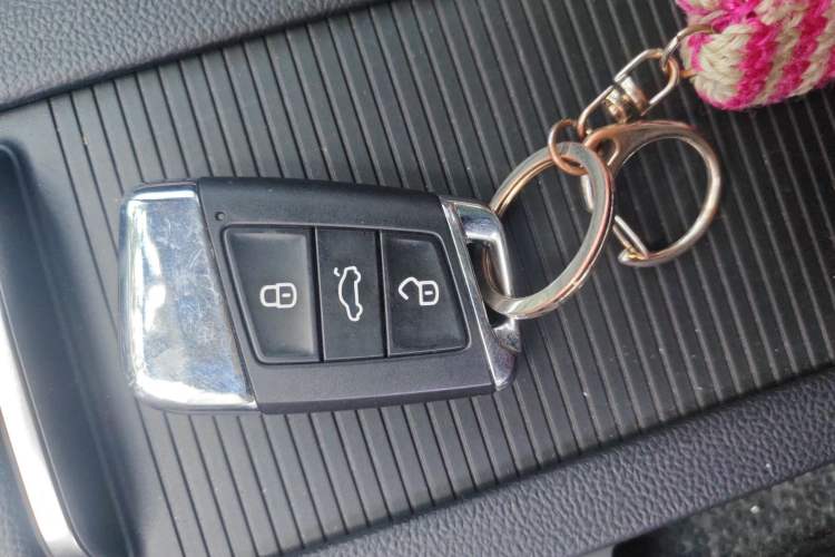 Used Volkswagen Magotan 2019 330TSI DSG Leading Model China VI Standard Vehicle Key