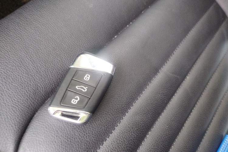 Used Volkswagen Magotan 2019 280TSI DSG Comfort Model China VI Standard Vehicle Key