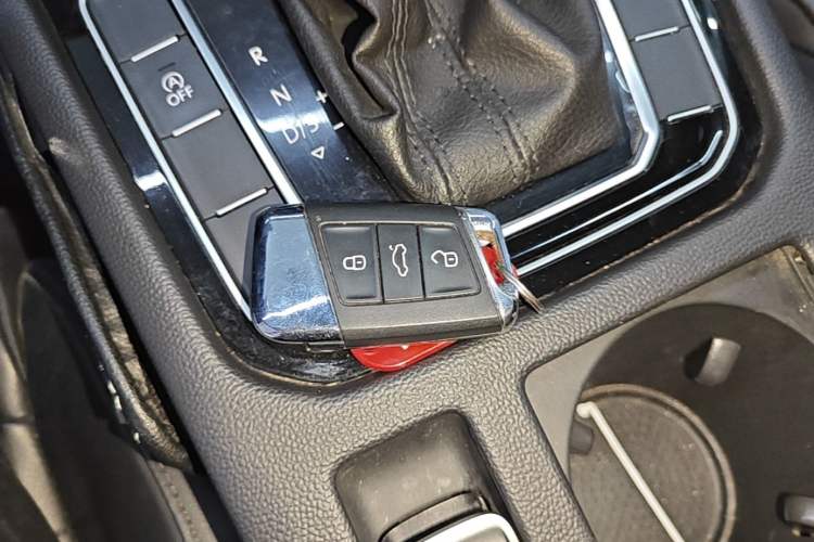 Used Volkswagen Magotan 2019 330TSI DSG Luxury Version China VI Standard Vehicle Key