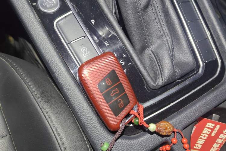 Used Volkswagen Magotan 2019 330TSI DSG Luxury Model China V Standard Vehicle Key