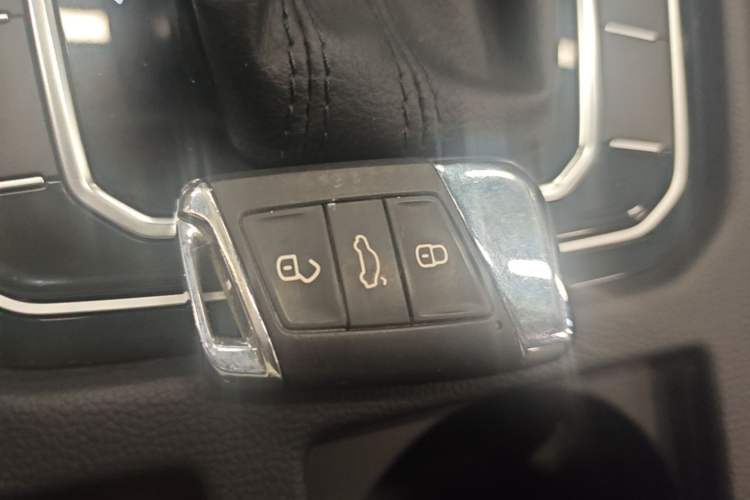 Used Volkswagen Magotan 2019 330TSI DSG Luxury Version China VI Standard Vehicle Key
