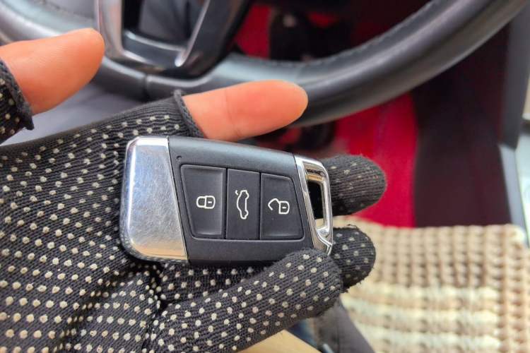 Used Volkswagen Magotan 2019 280TSI DSG Comfort Model China V Standard Vehicle Key