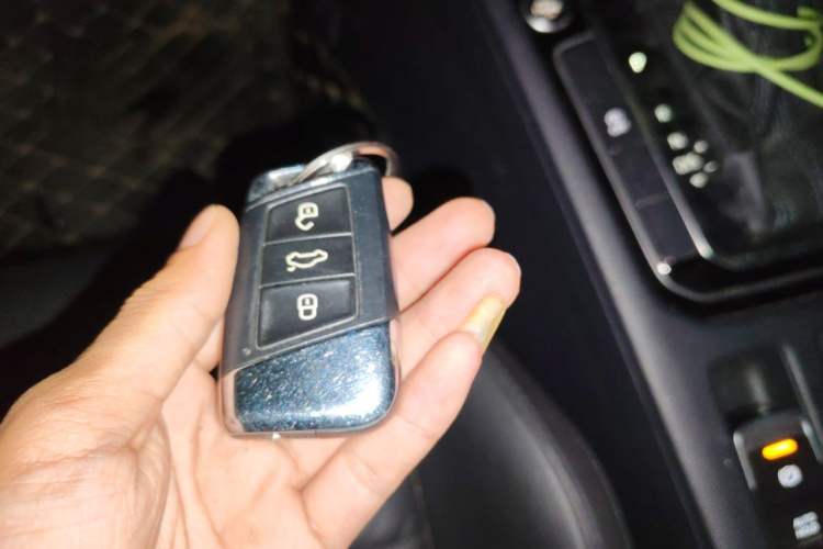 Used Volkswagen Magotan 2019 330TSI DSG Luxury Version China VI Standard Vehicle Key