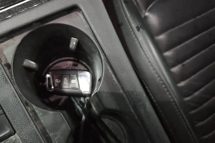 Used Volkswagen Magotan 2019 330TSI DSG Leading Model China VI Standard Vehicle Key