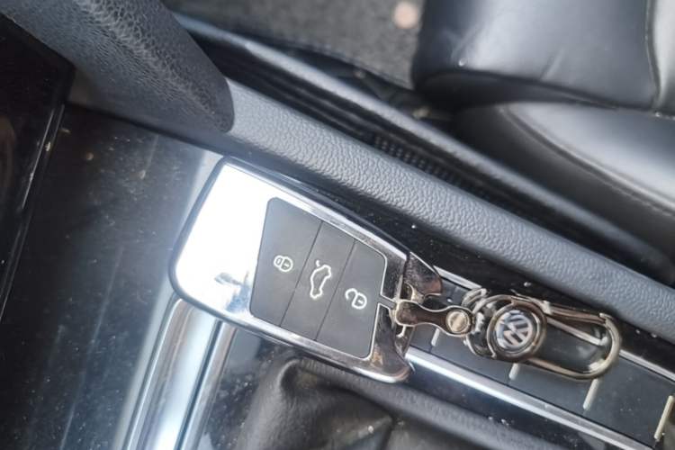 Used Volkswagen Magotan 2019 330TSI DSG Leading Edition China V Standard Vehicle Key