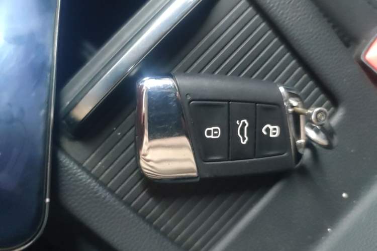 Used Volkswagen Magotan 2019 330TSI DSG Leading Model China VI Standard Vehicle Key