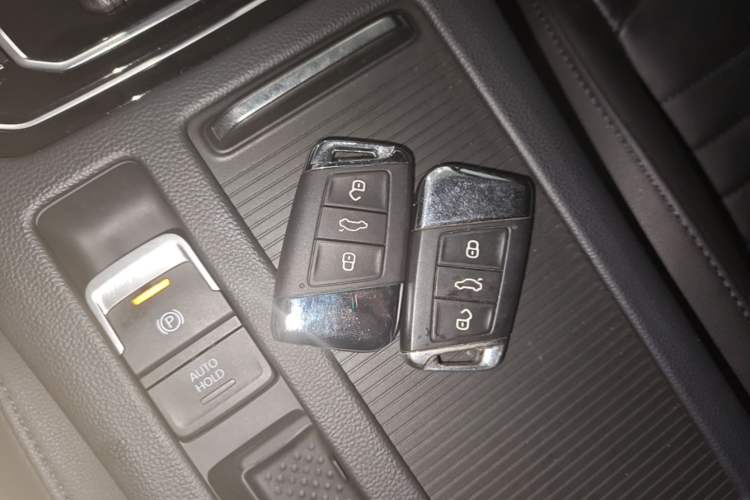 Used Volkswagen Magotan 2019 330TSI DSG Leading Model China VI Standard Vehicle Key