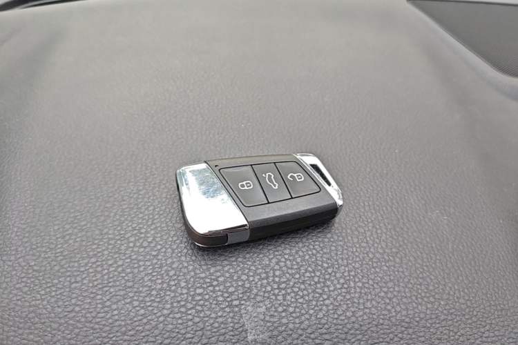 Used Volkswagen Magotan 2019 380TSI DSG Luxury Model China V Standard Vehicle Key