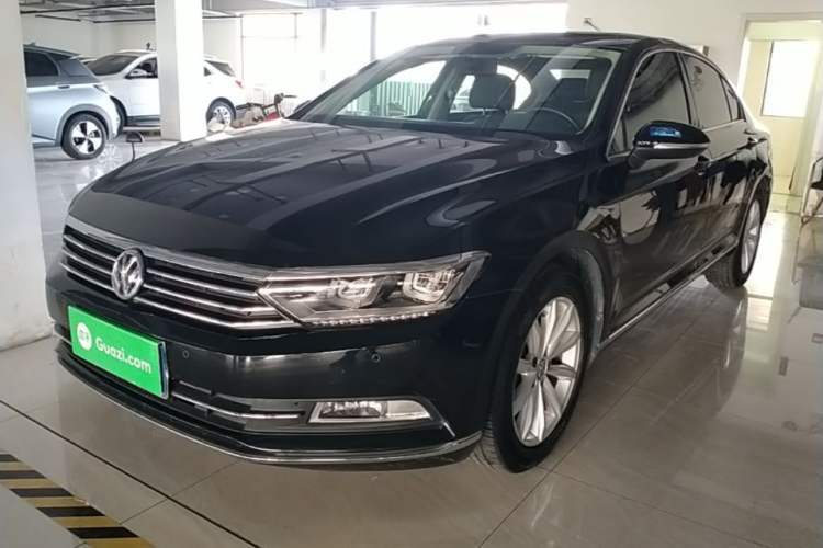 Used Volkswagen Magotan 2019 330TSI DSG Leading Model China VI Standard Guazi used car, China used car export, Used car for sale, Used cars, Cheapest cars for sale