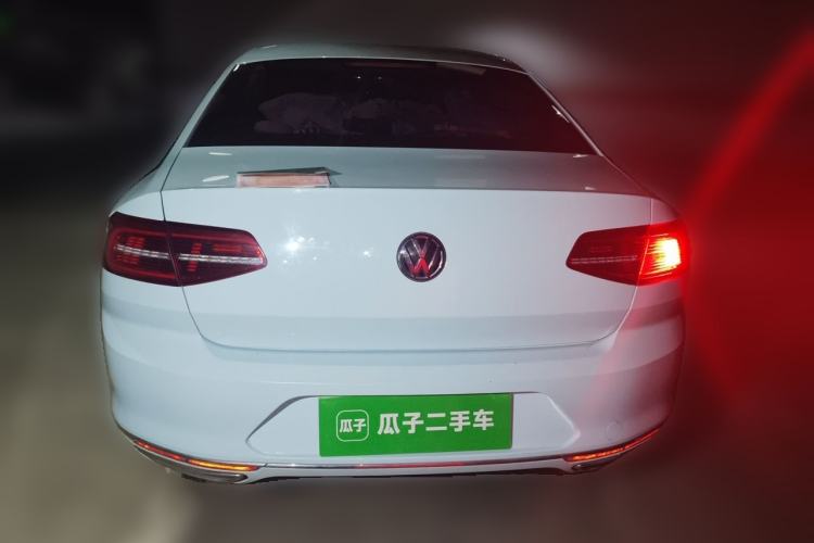 Used Volkswagen Magotan 2019 330TSI DSG Leading Edition China V Standard Rear