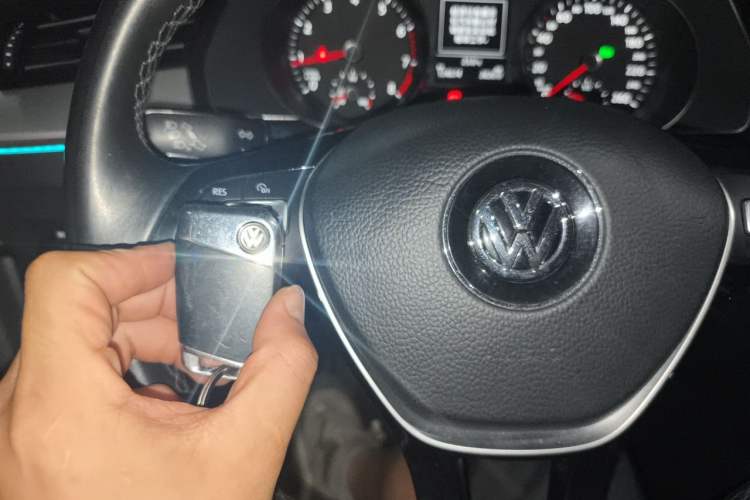 Used Volkswagen Magotan 2019 330TSI DSG Leading Edition China V Standard Vehicle Key