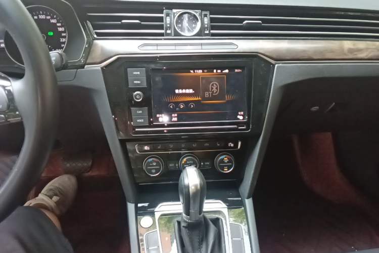 Used Volkswagen Magotan 2019 330TSI DSG Luxury Model China V Standard Audio And AC Panel