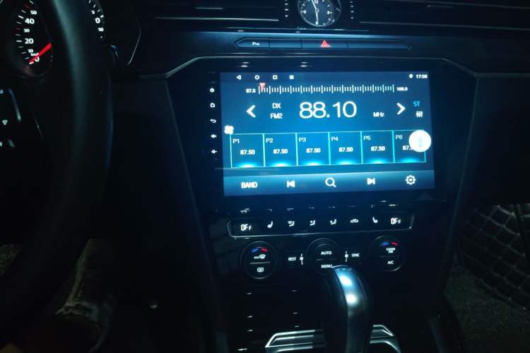 Used Volkswagen Magotan 2019 330TSI DSG Luxury Model China V Standard Audio And AC Panel