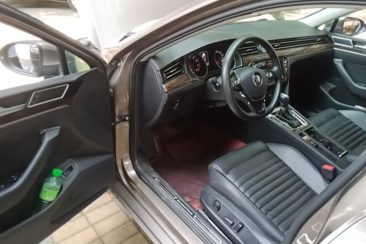 Used Volkswagen Magotan 2019 330TSI DSG Luxury Model China V Standard Driver Seat