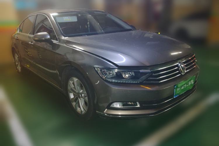 Used Volkswagen Magotan 2019 330TSI DSG Luxury Model China V Standard Front Right 45 Deg