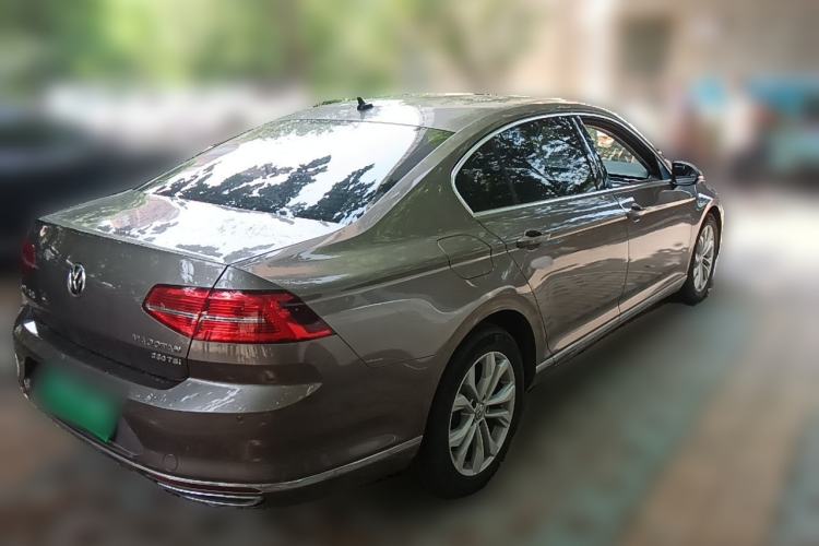 Used Volkswagen Magotan 2019 330TSI DSG Luxury Model China V Standard Rear Right 45 Deg