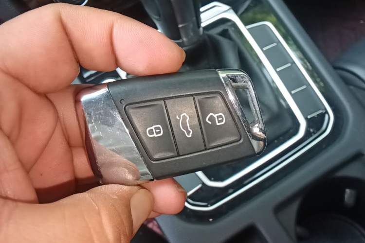 Used Volkswagen Magotan 2019 330TSI DSG Luxury Model China V Standard Vehicle Key
