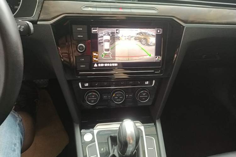 Used Volkswagen Magotan 2019 330TSI DSG Luxury Model China V Standard Audio And AC Panel