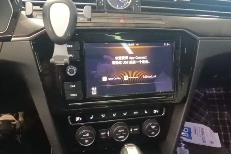Used Volkswagen Magotan 2019 330TSI DSG Luxury Model China V Standard Audio And AC Panel