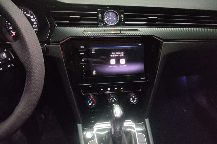 Used Volkswagen Magotan 2019 330TSI DSG Leading Edition China V Standard Audio And AC Panel