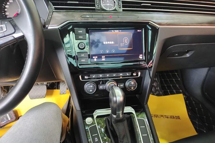 Used Volkswagen Magotan 2019 330TSI DSG Luxury Model China V Standard Audio And AC Panel