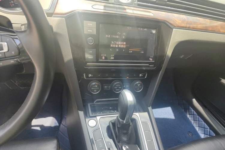 Used Volkswagen Magotan 2019 330TSI DSG Luxury Model China V Standard Audio And AC Panel