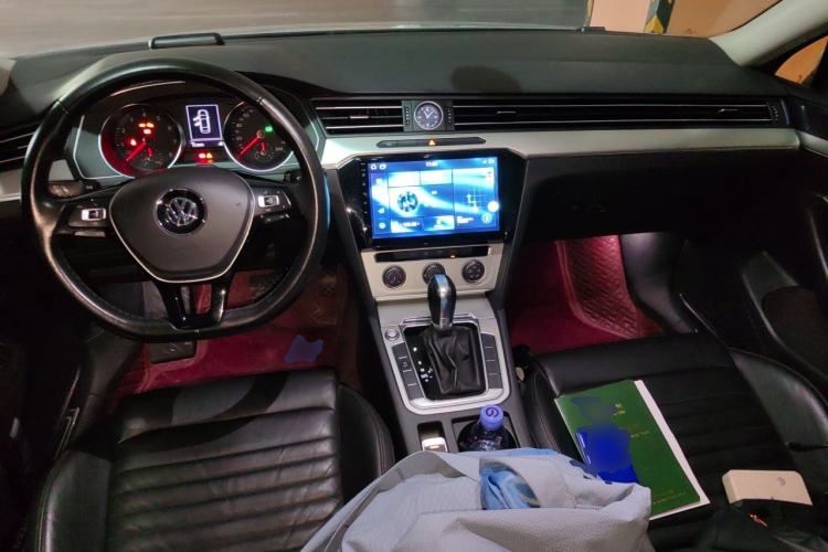 Used Volkswagen Magotan 2019 280TSI DSG Comfort Model China V Standard Center Console