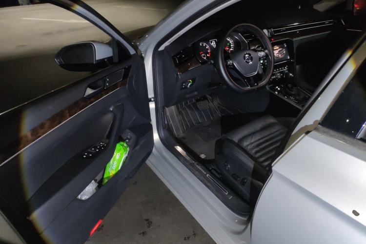 Used Volkswagen Magotan 2019 330TSI DSG Luxury Version China VI Standard Driver Seat