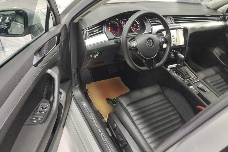 Used Volkswagen Magotan 2019 330TSI DSG Leading Model China VI Standard Driver Seat