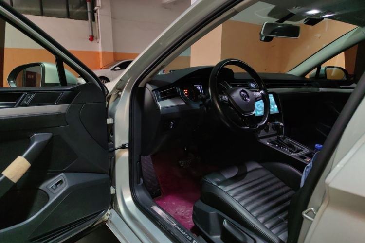 Used Volkswagen Magotan 2019 280TSI DSG Comfort Model China V Standard Driver Seat